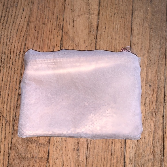 Macy brand makeup bag ✨NEW✨ - Picture 6 of 6